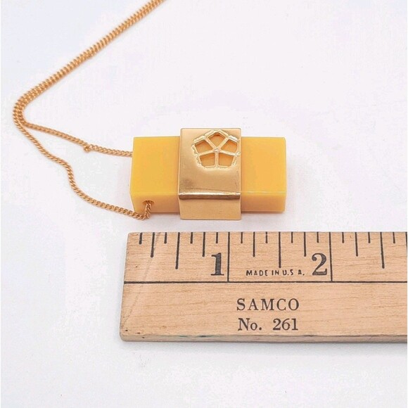 NEW Trina Turk Yellow & Gold Tone Rectangle Lucite Pendant Necklace 70s Inspired - Picture 5 of 9